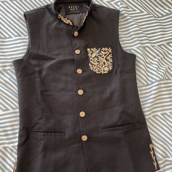 Black Embroidered Jacket Kurta Set – KALKI Fashion – Size S✨ Elegant & Worn Once - Picture 3 of 4